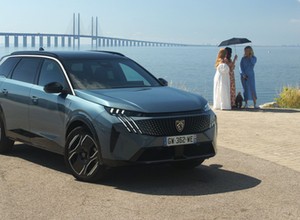 Peugeotem E-5008 na tropie skandynawskich kryminałów. Kto popełnił zbrodnię?