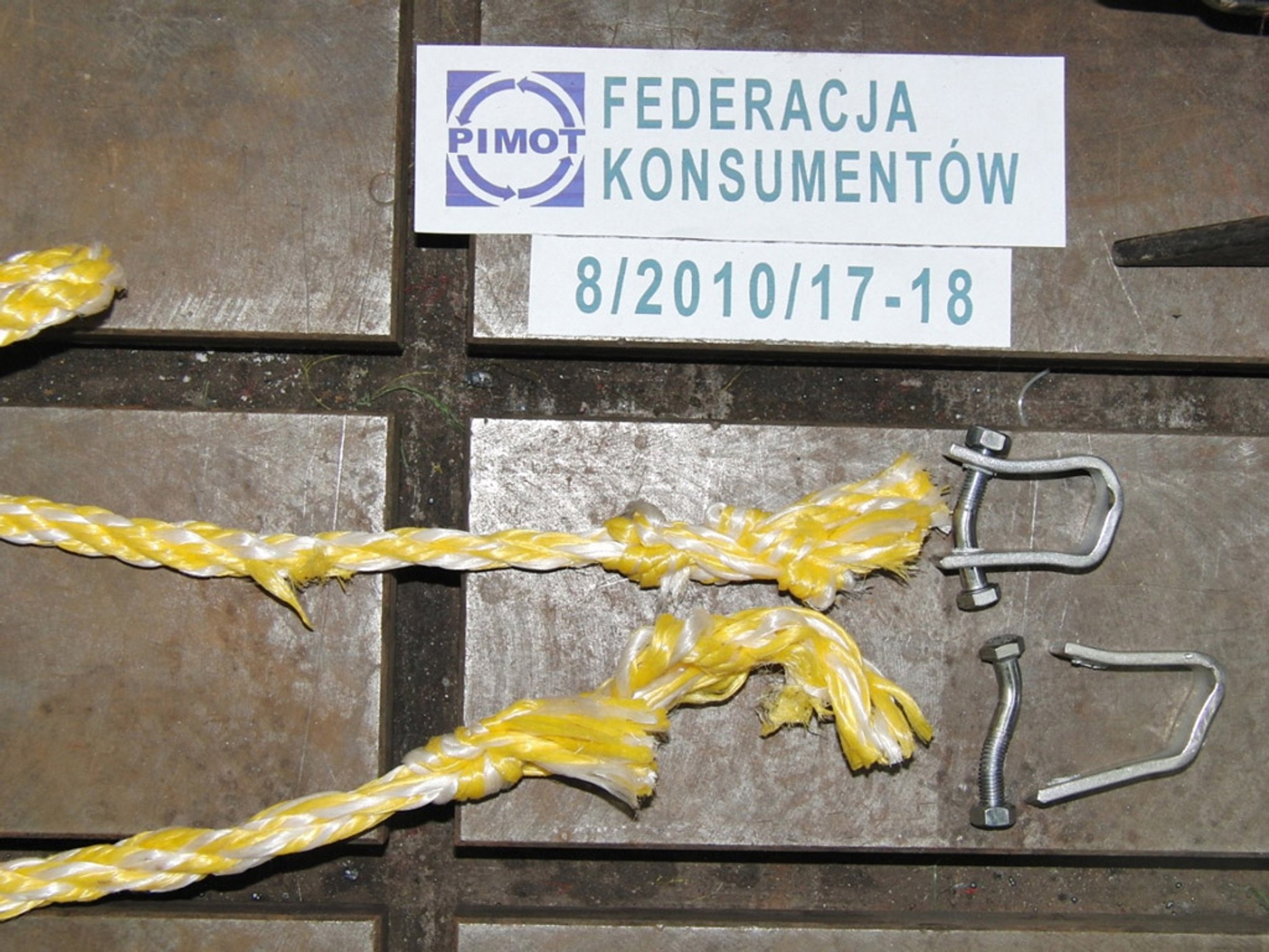 Skandal! AutoBadziewie: kable rozruchowe, linki i haki które możesz wyrzucić do kosza