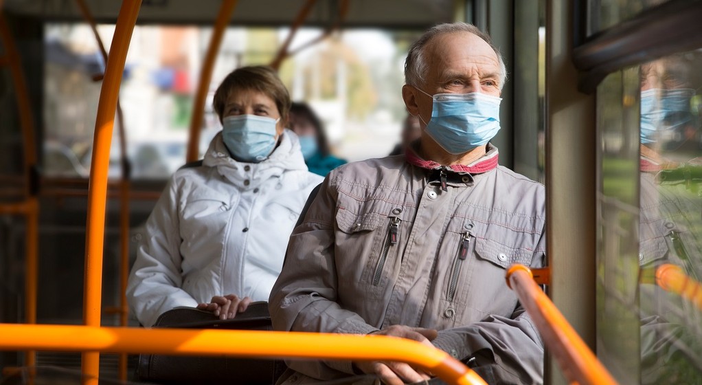 Nowe obostrzenia jednak nie dotyczą transportu zbiorowego