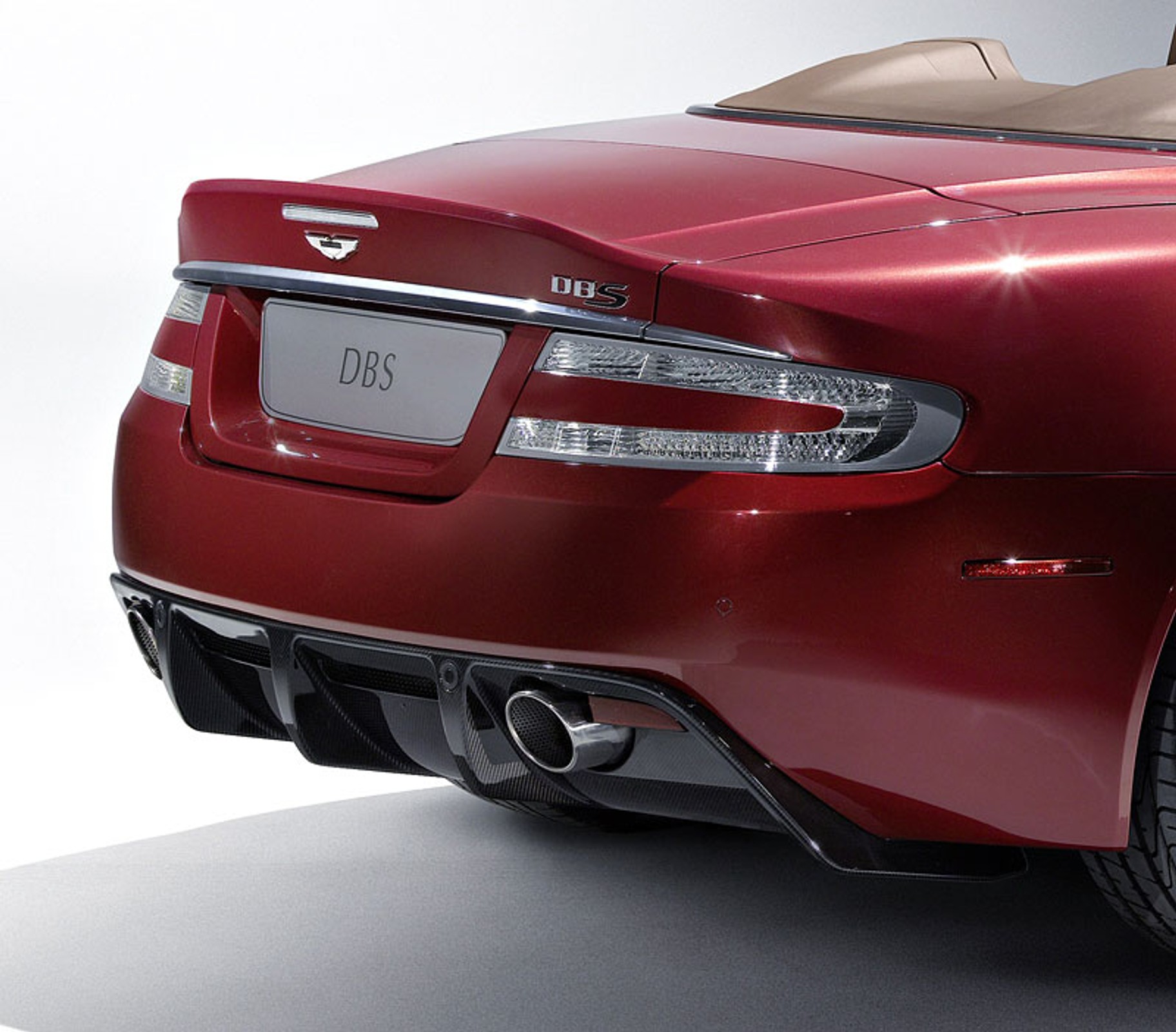 Genewa 2009: Aston Martin DBS Volante – topowy model w wersji roadster