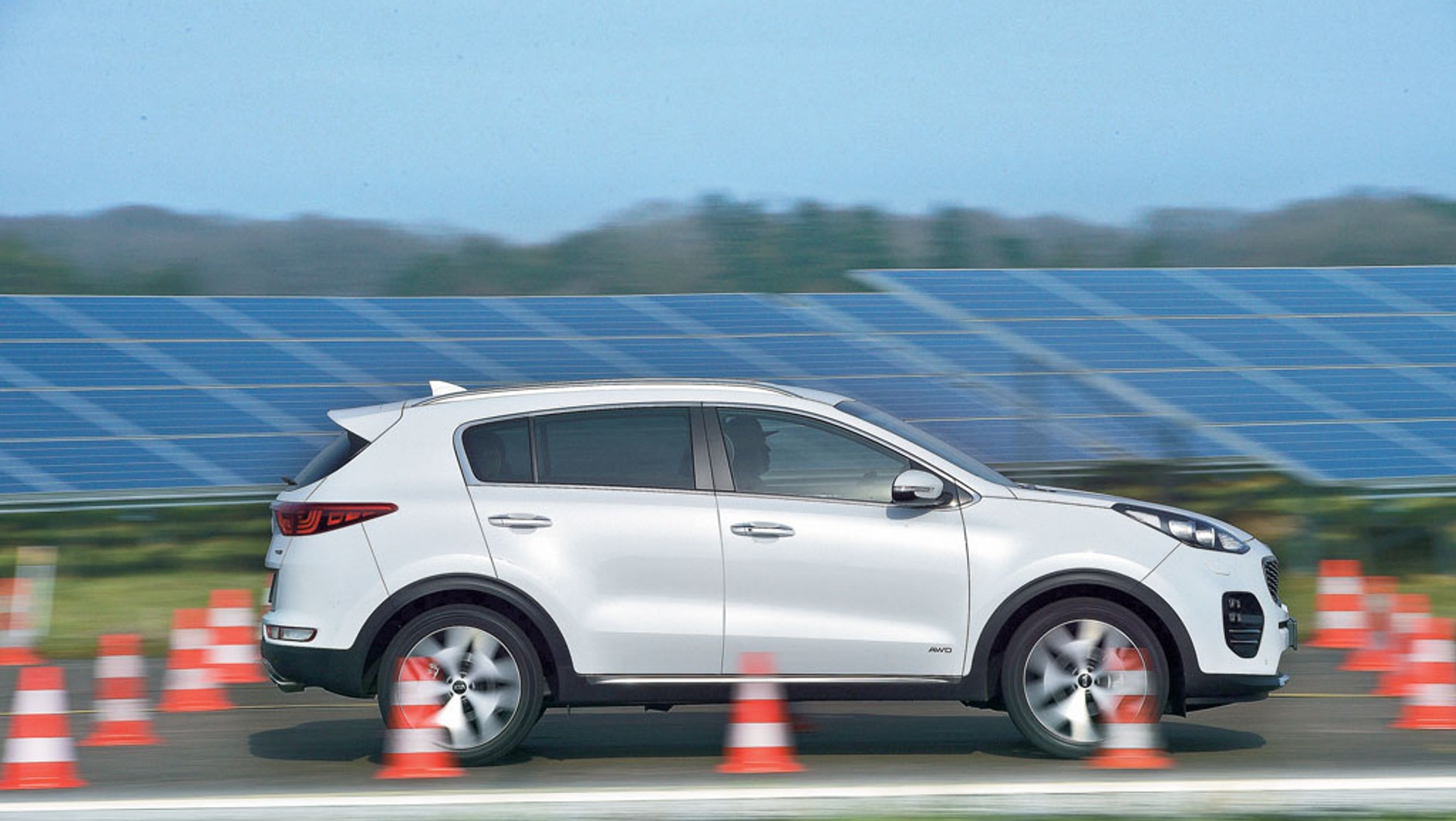 Czwarta generacja Sportage’a wjechała do polskich salonów na początku roku. Ma wszystko, żeby powtórzyć sukces poprzednika