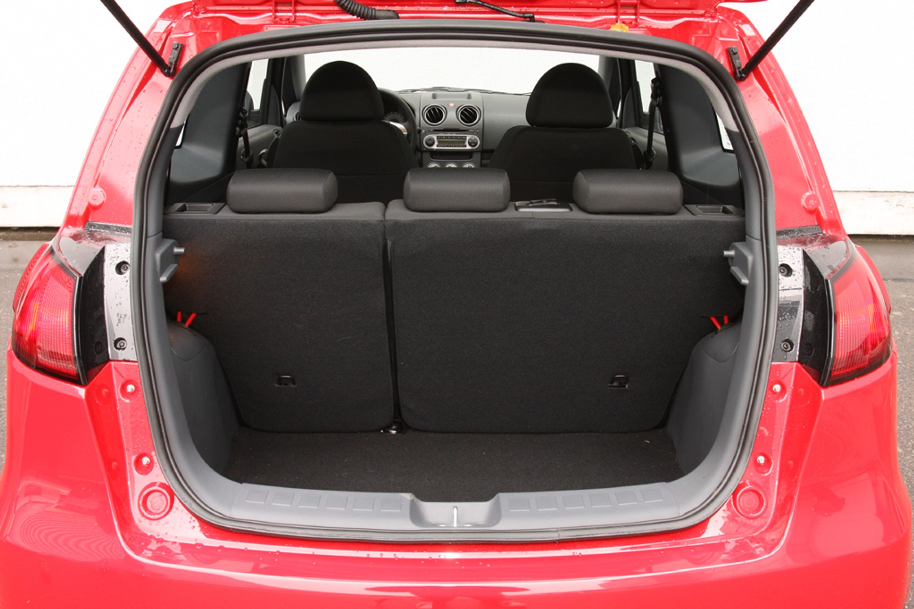 Mitsubishi Colt 1.3 - Dla samotnych strzelców