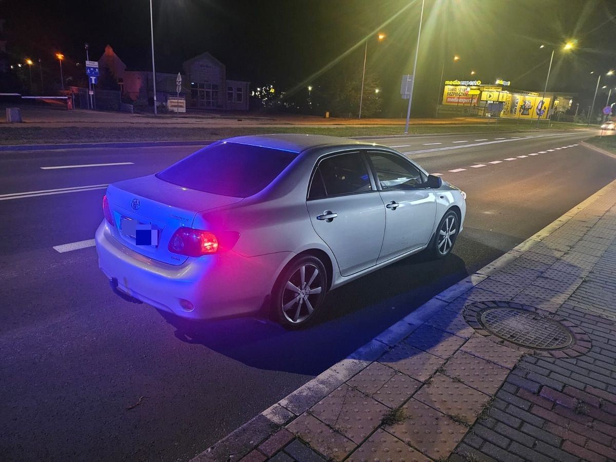 Policjanci z Ostrołęki sprawdzali w zasadzie tylko dwie rzeczy. Dowody rejestracyjne "leciały" jeden po drugim