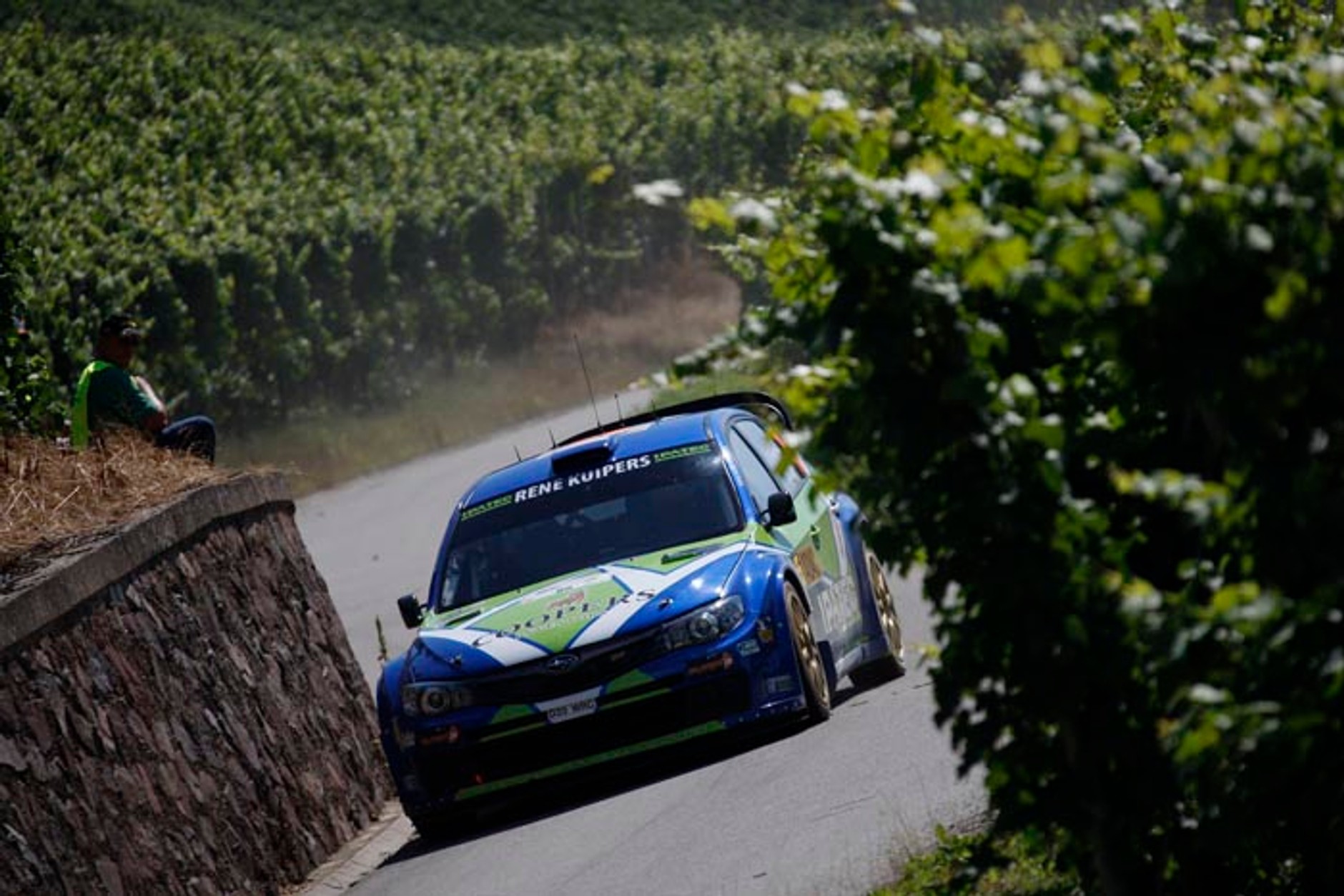 Rajd Niemiec 2010: Loeb liderem, Kościuszko na łące (1. etap, fot. Rallyworld©Willy Weyens)