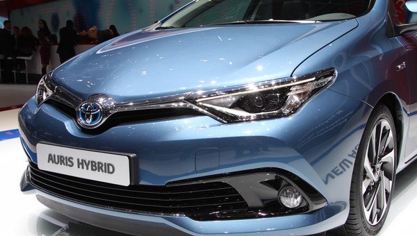 Nowy silnik 1.2 Turbo Toyoty debiutuje w Aurisie