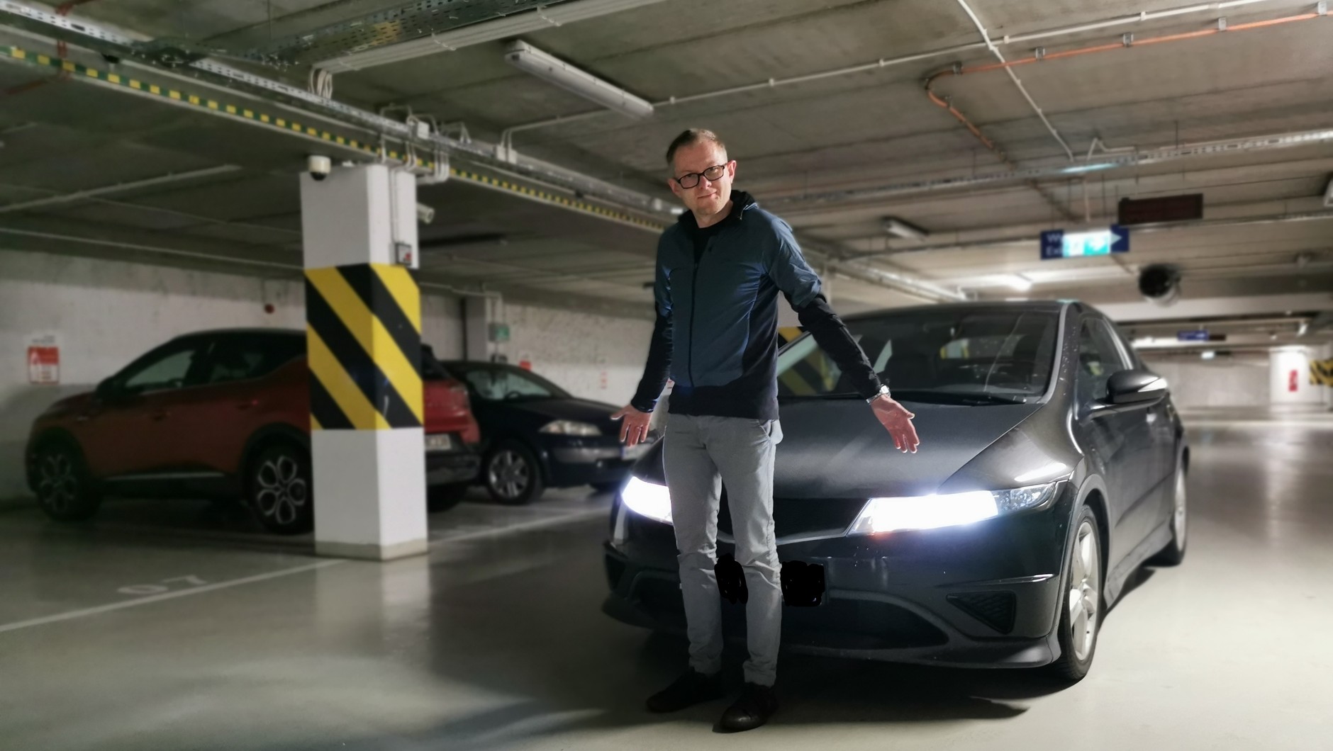 Akcesoryjne LED-y okazały się trwałe i w sumie bardzo dobre. Niestety, przepisy są, jakie są