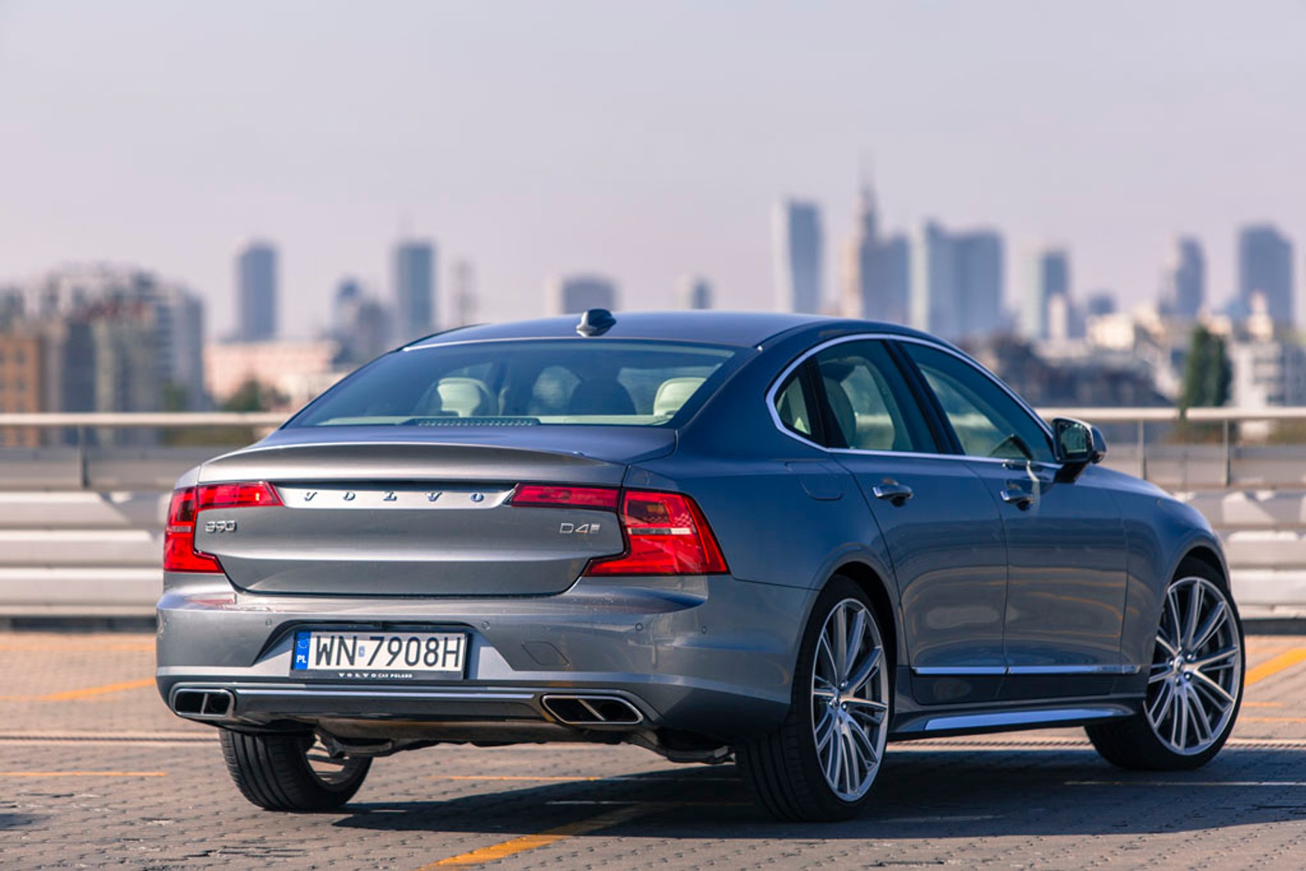 Volvo S90 D4 - inny wymiar luksusu