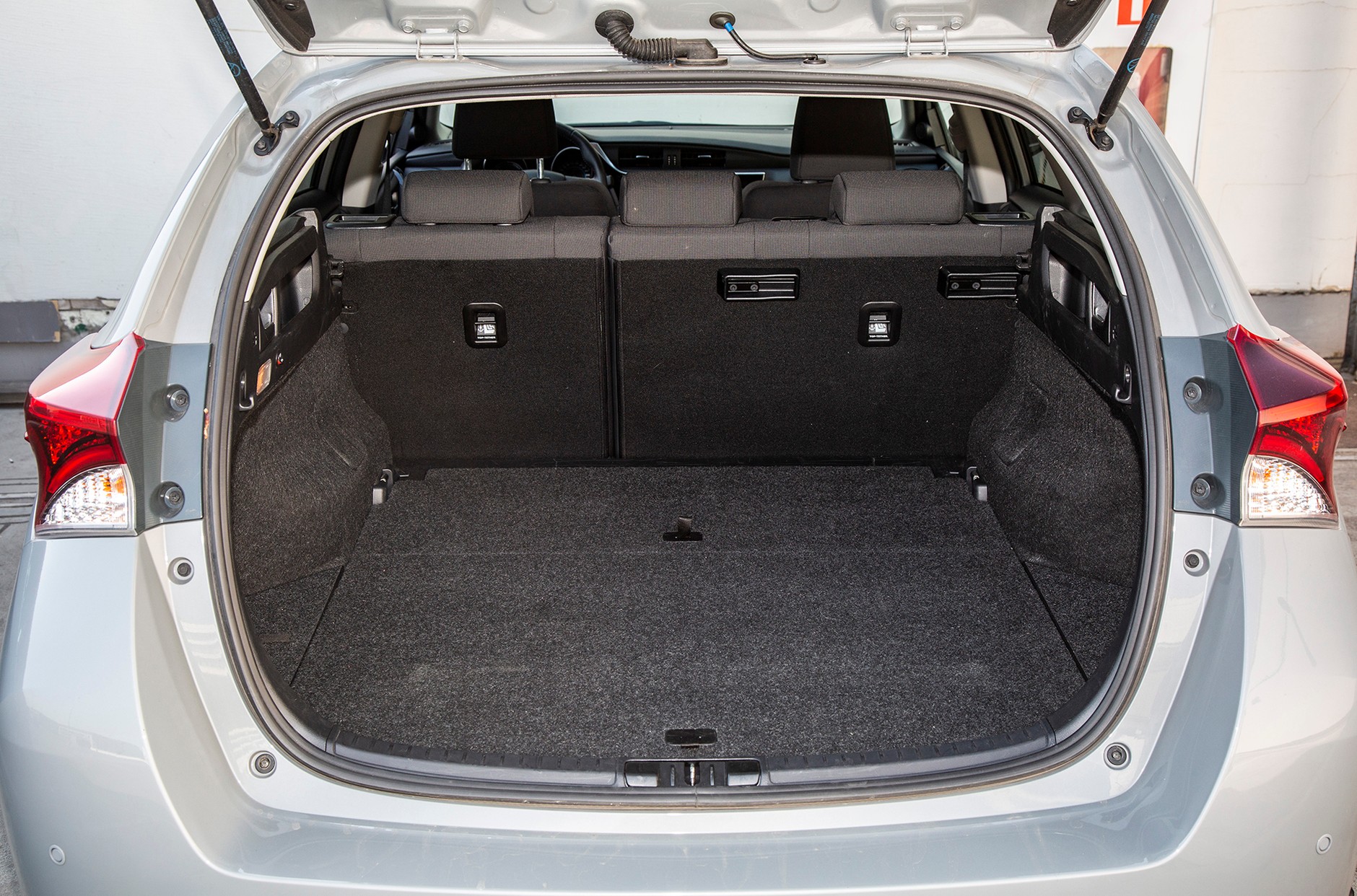 Toyota Auris Touring Sports kombi 1.8 Hybrid - hybryda dla aktywnych