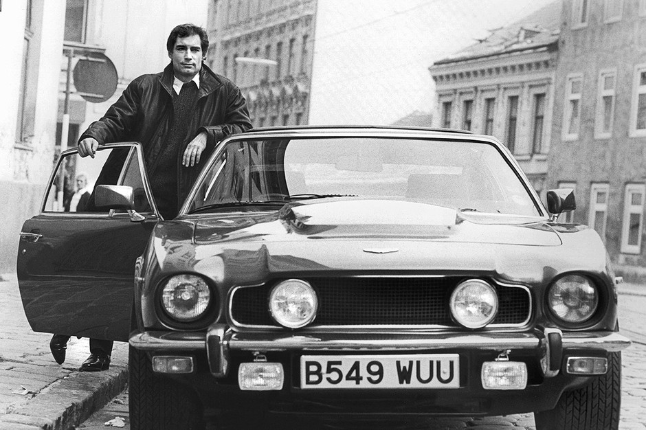 Aston Martin DB5 – najsłynniejsze auto, jakim jeździł James Bond