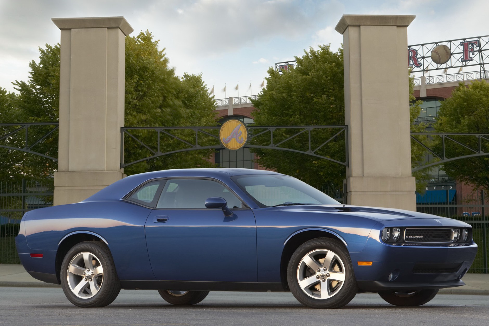 Challenger ma 40 lat