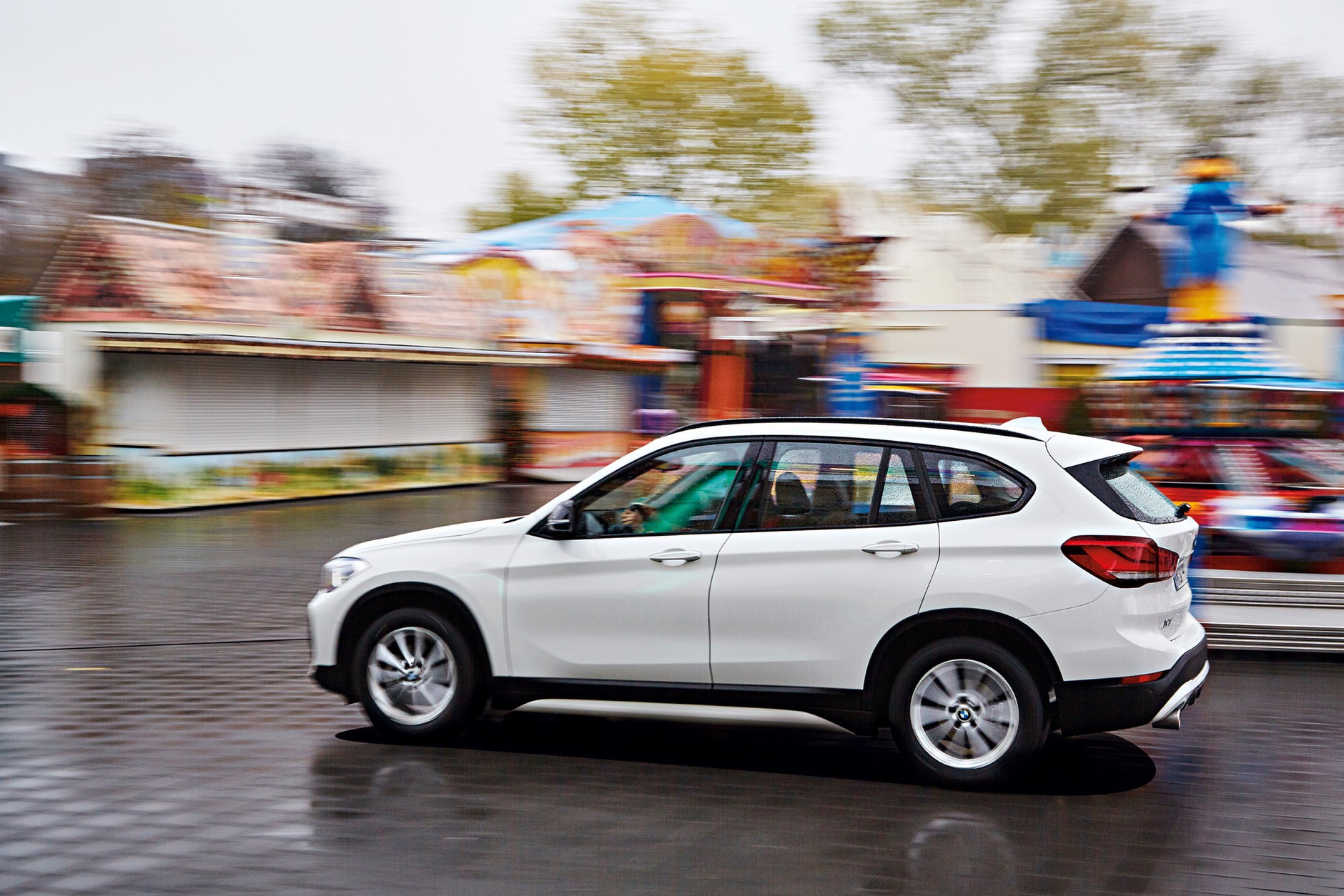 Porównanie par SUV-ów od Opla, Kii, Suzuki, Mini i BMW