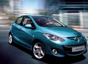 Zmodyfikowana Mazda 2 w Paryżu