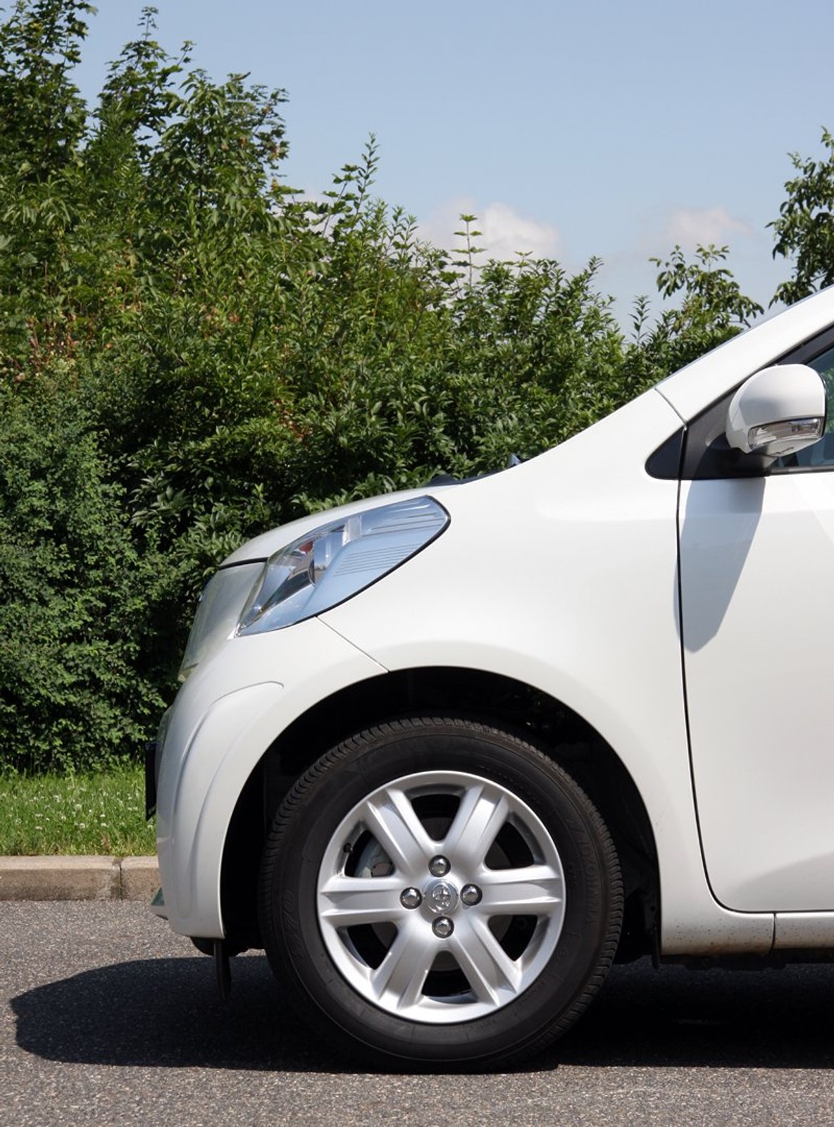 Test: Toyota iQ 1,0 (50 kW) – Má pod čepicí