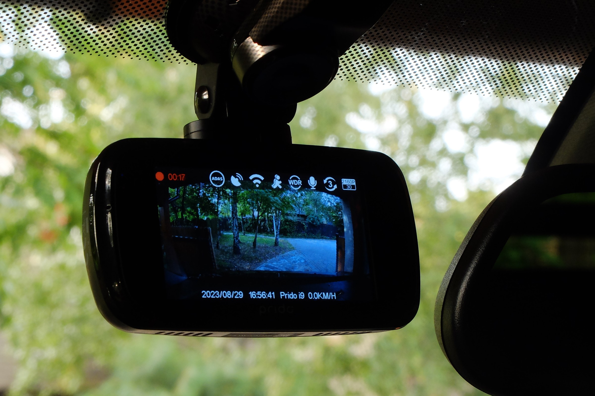 Nagrania z kamerek samochodowych biją rekordy oglądalności w sieci. Legalnie?