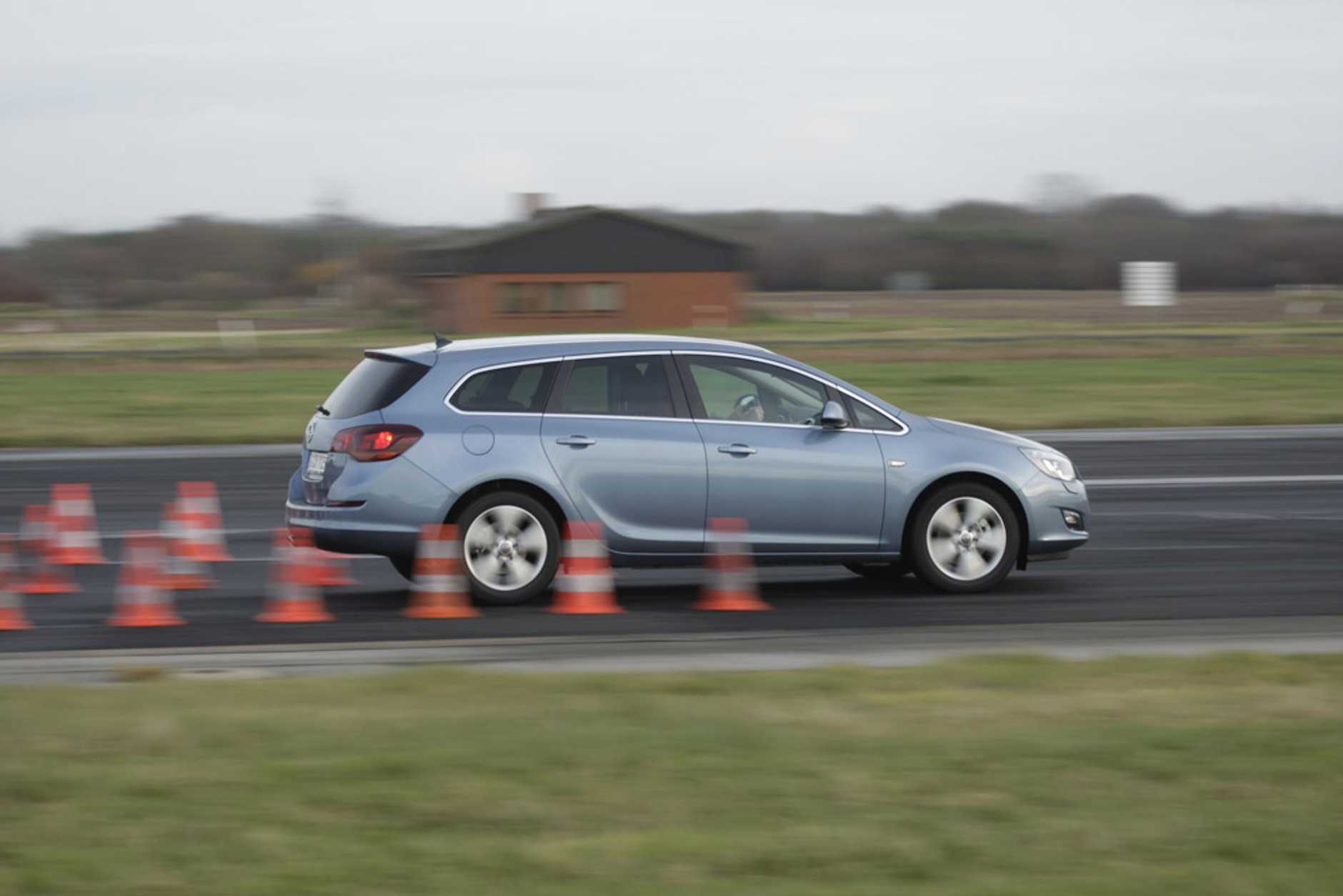 Opel Astra Sports Tourer 2.0 CDTI: Opel nieźle kombinuje!