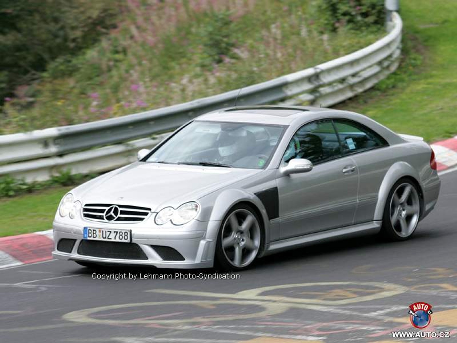 Zdjęcia szpiegowskie: Mercedes-Benz CLK DTM AMG