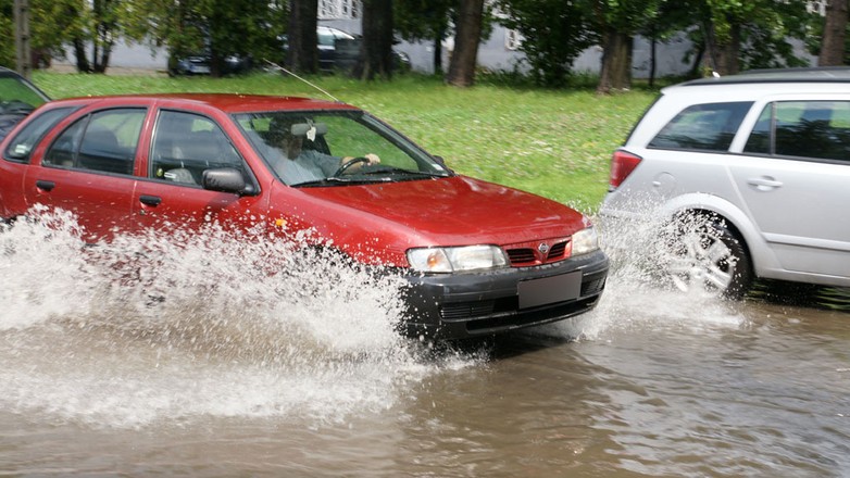 Samochody po powodzi: Auta wymyte z wartości