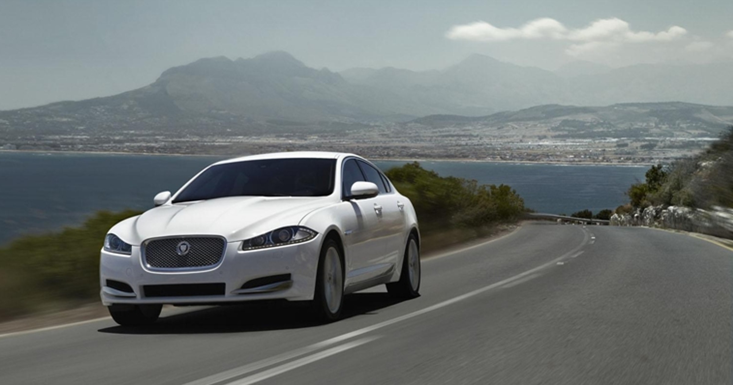 Jaguar XF był u chirurga plastycznego 