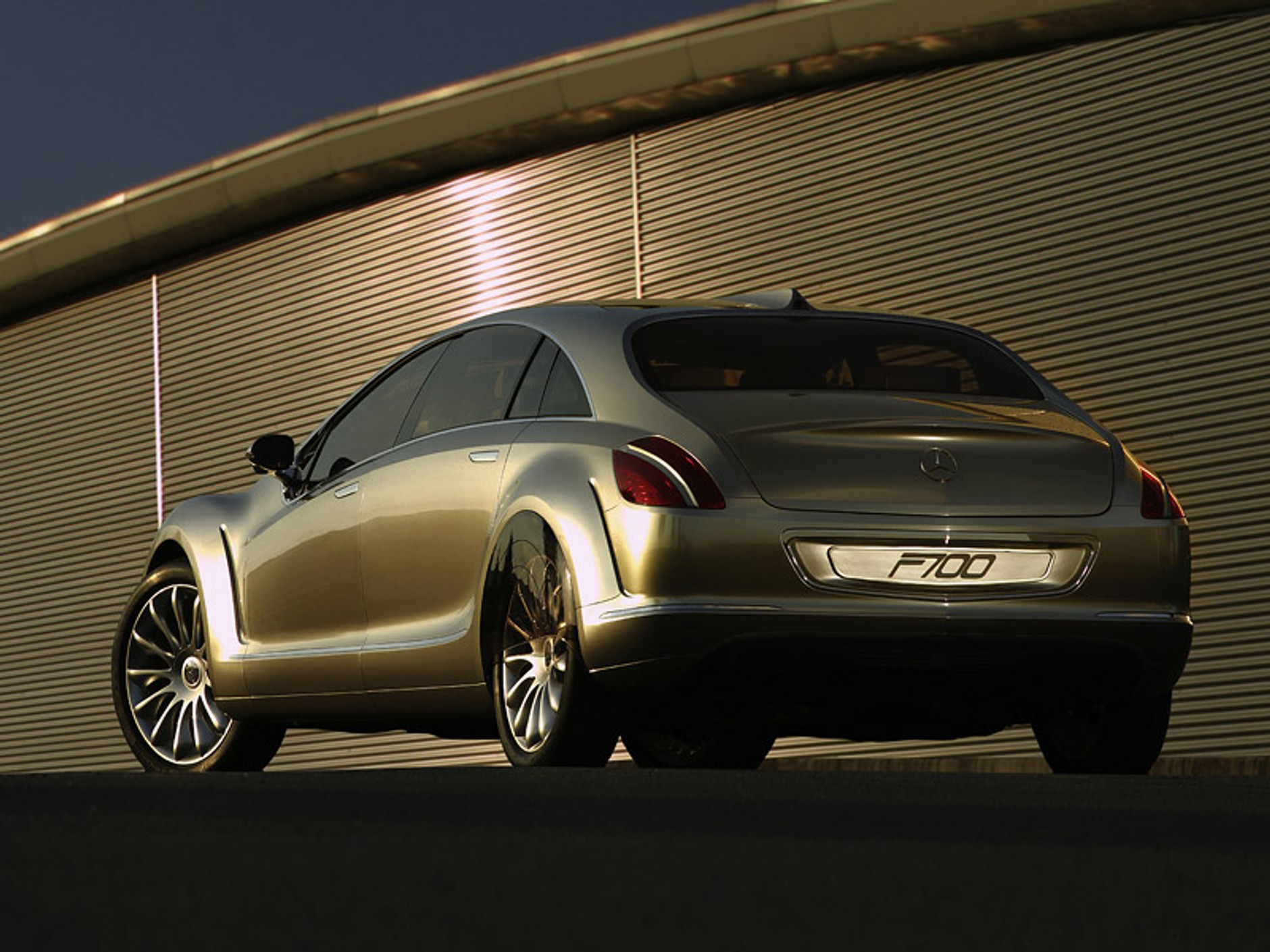 IAA Frankfurt 2007: Mercedes-Benz F700 – mistyczna nowoczesność