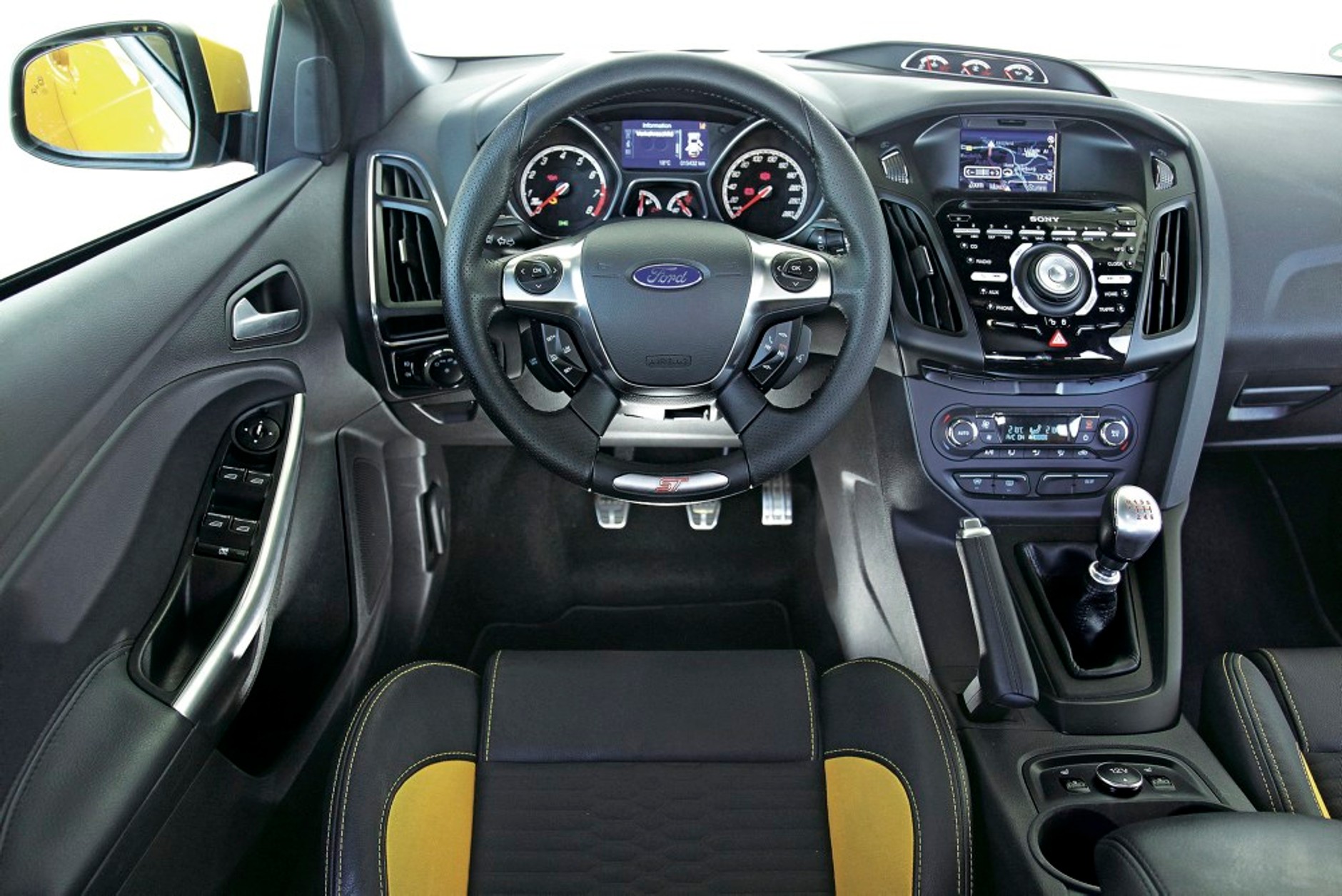 Ford Focus ST: kokpit