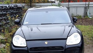 Od Audi po Porsche. Warszawa sprzedała auta usunięte z ulic