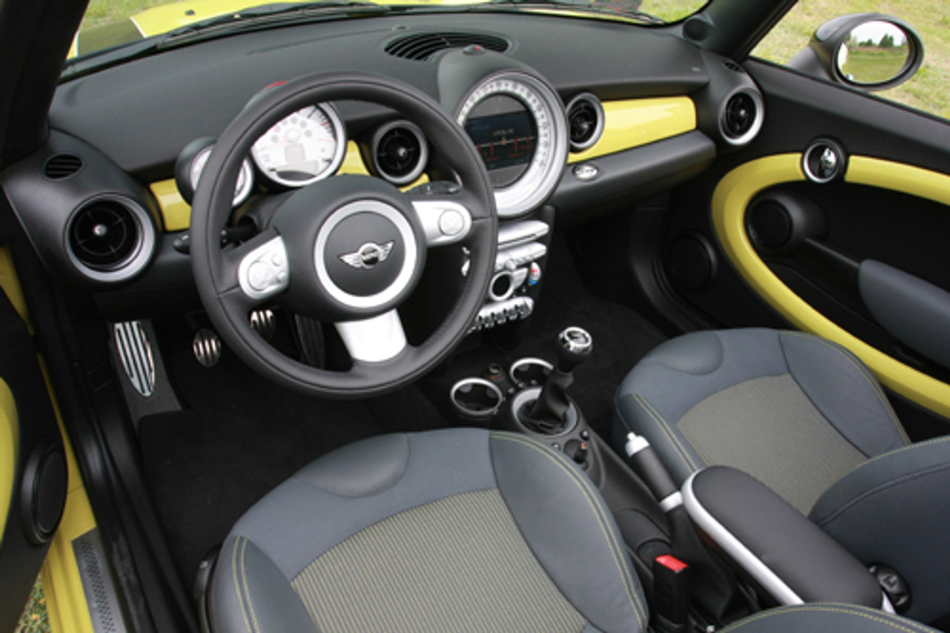 Mini Cooper S Cabrio: Zadziorny i bez dachu