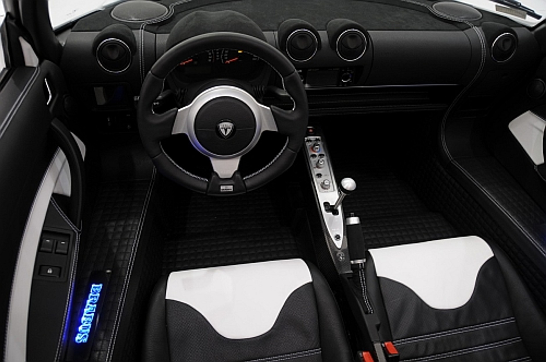 Tesla Roadster by Brabus - Tuning stylistyczny czyni cuda