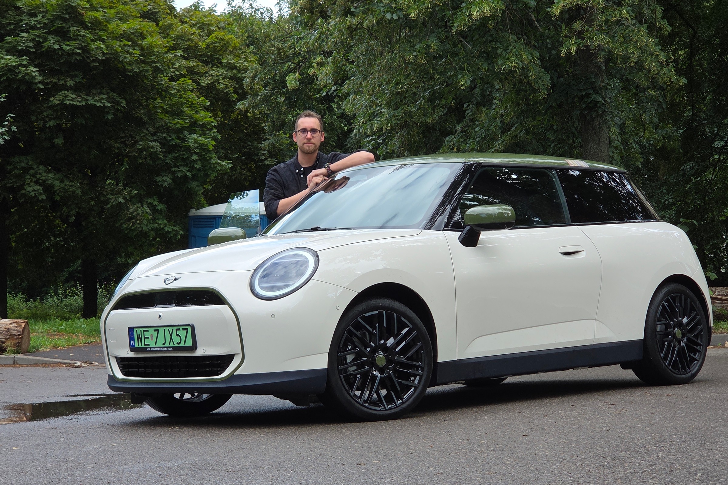 Tu silnik nie ma znaczenia. Jeździłem Mini, któremu Paul Smith domalował paski na dachu