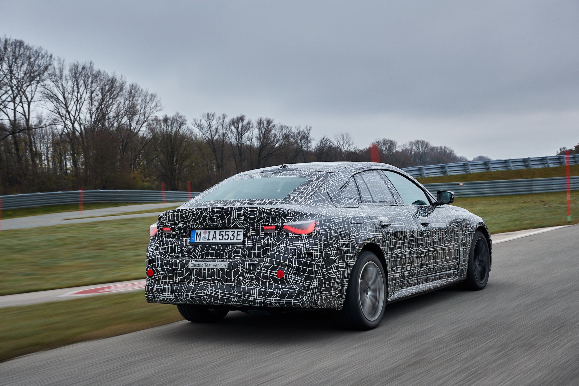 BMW i4 – ostatnie szlify na torze