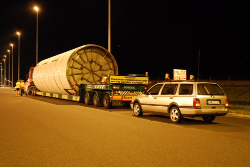 Uwaga olbrzymy na polskich drogach