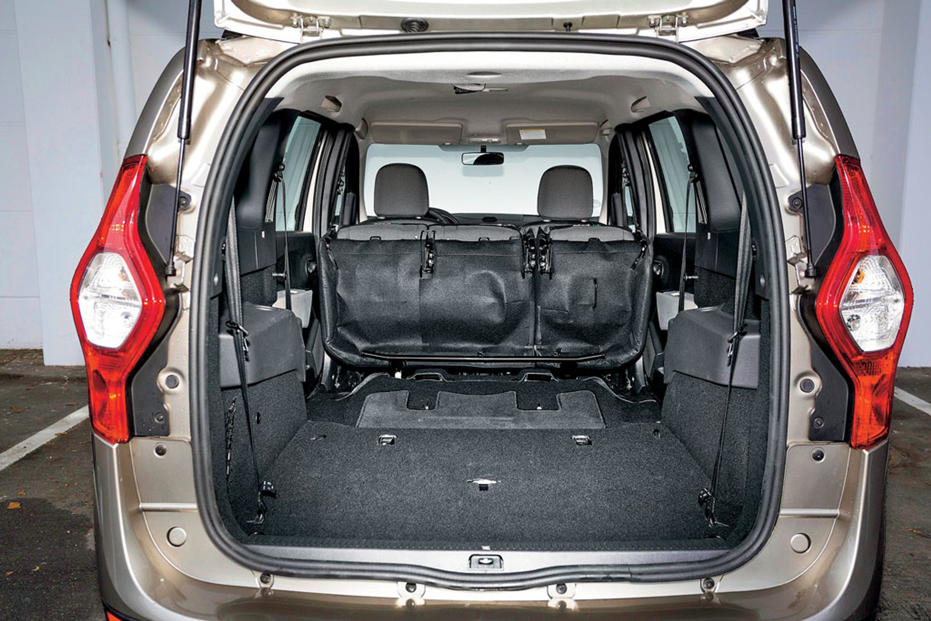 Dacia Lodgy 1.2 TCe - czy jest gotowa na długą jazdę?