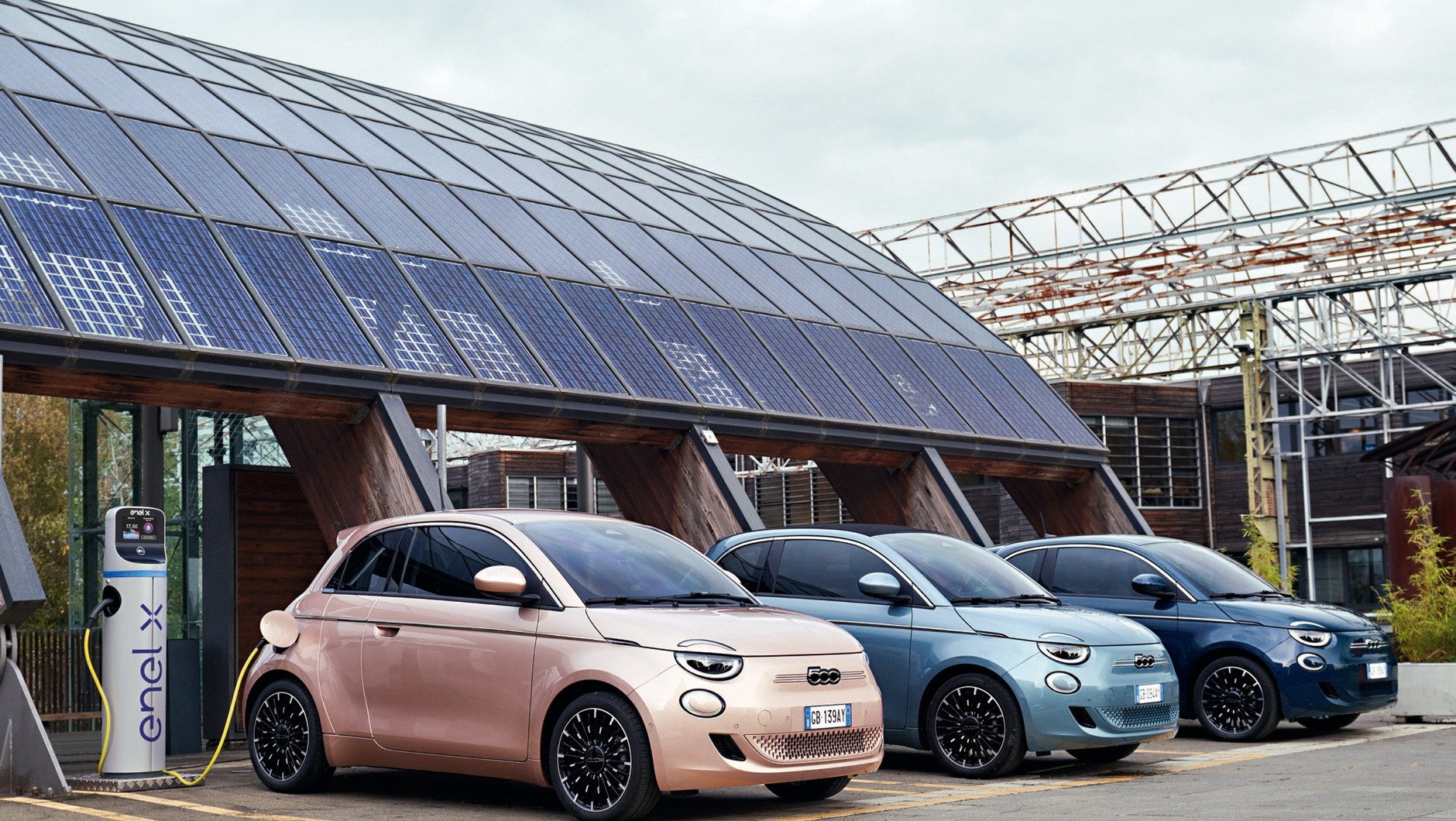 Nowy Fiat 500e 3+1