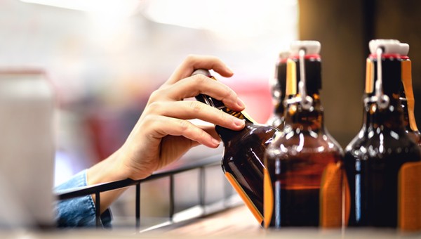 Będzie zakaz sprzedaży alkoholu na stacjach paliw. Padła data