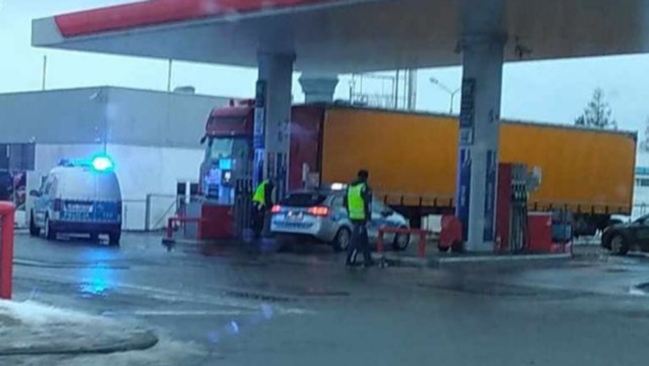 Kierowca ciężarówki Scania z prawie 2 promilami alkoholu zatrzymany w Mrągowie