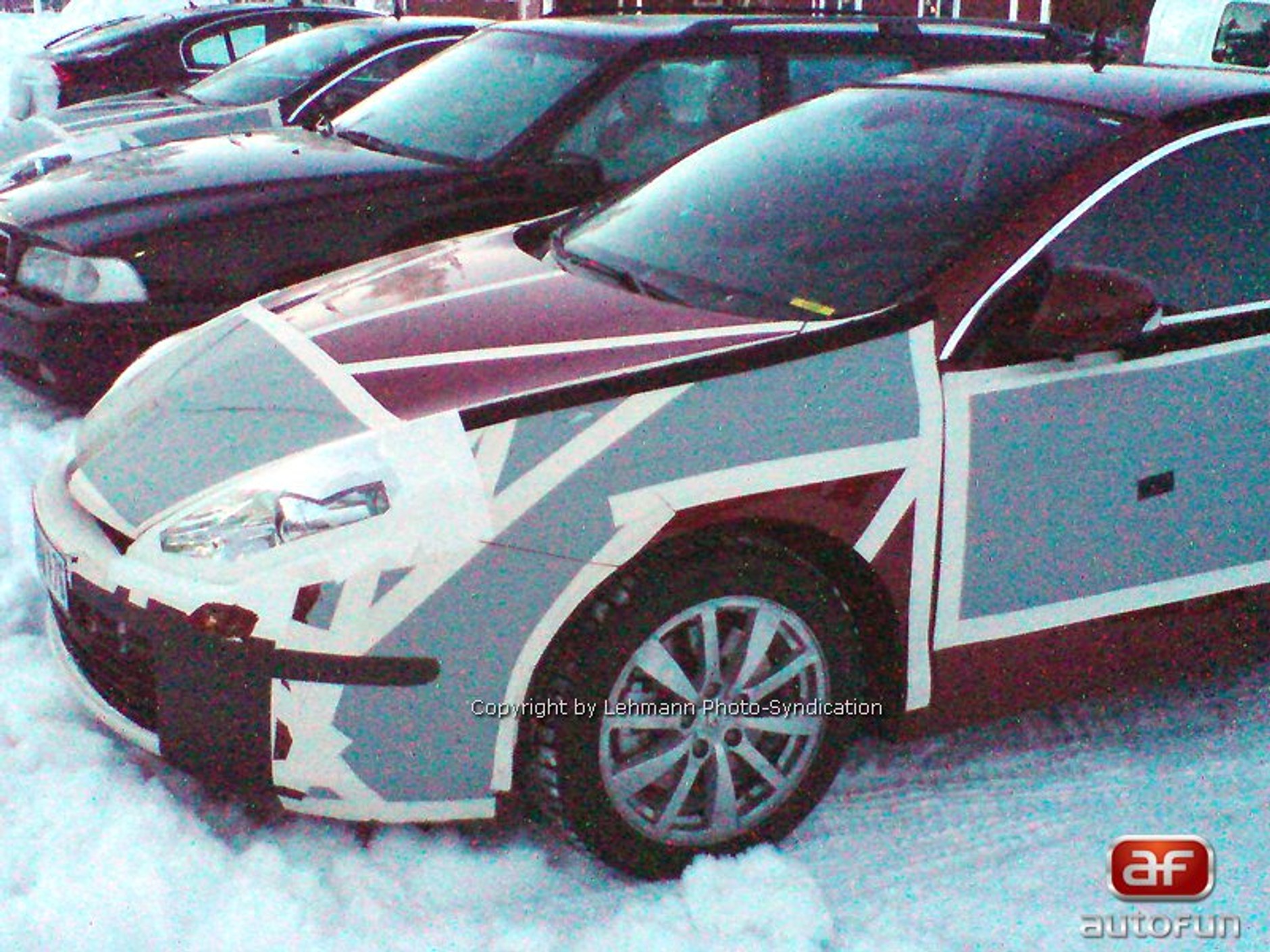 Zdjęcia szpiegowskie: Renault Laguna Coupé – zimowe spotkanie