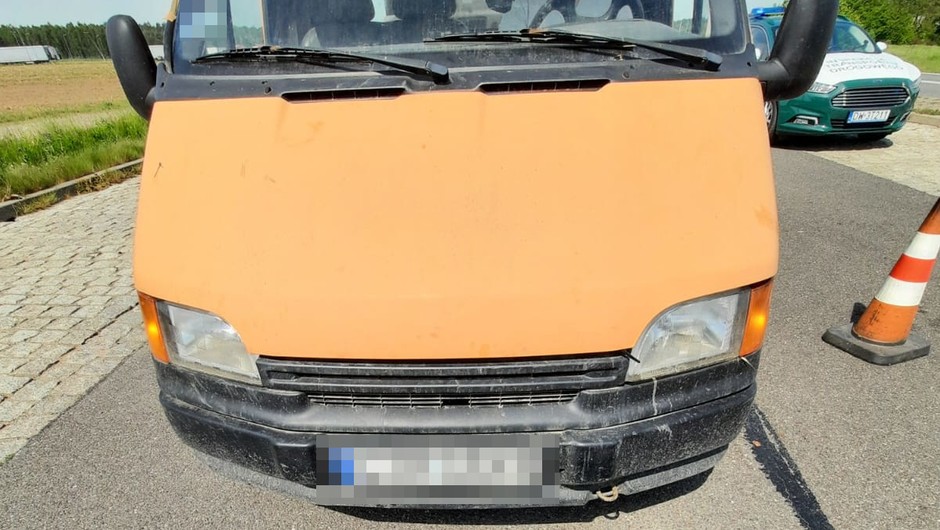 Niesprawne auto dostawcze