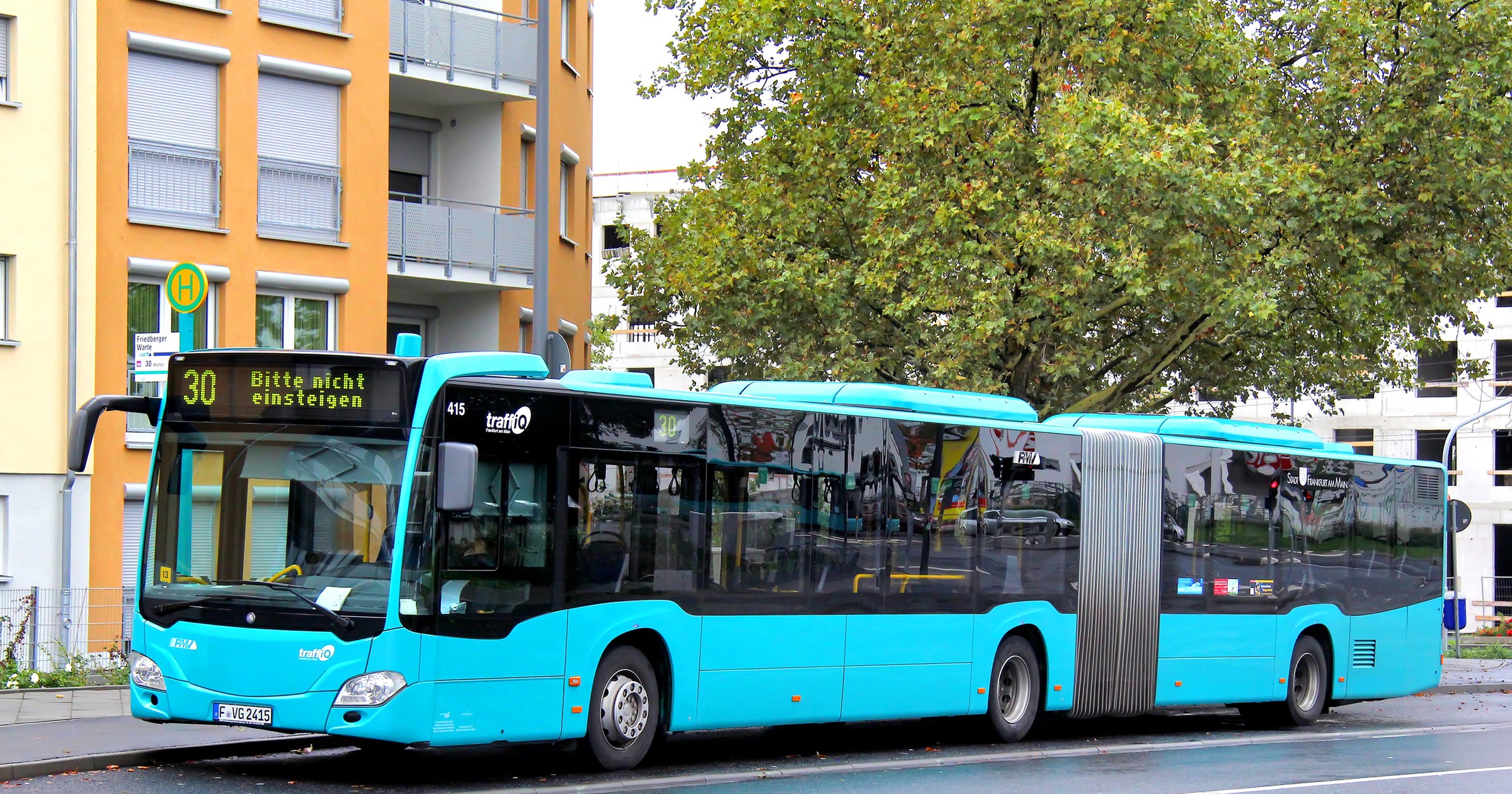 Autobus miejski we Frankfurcie nad Menem — zdj. ilustracyjne