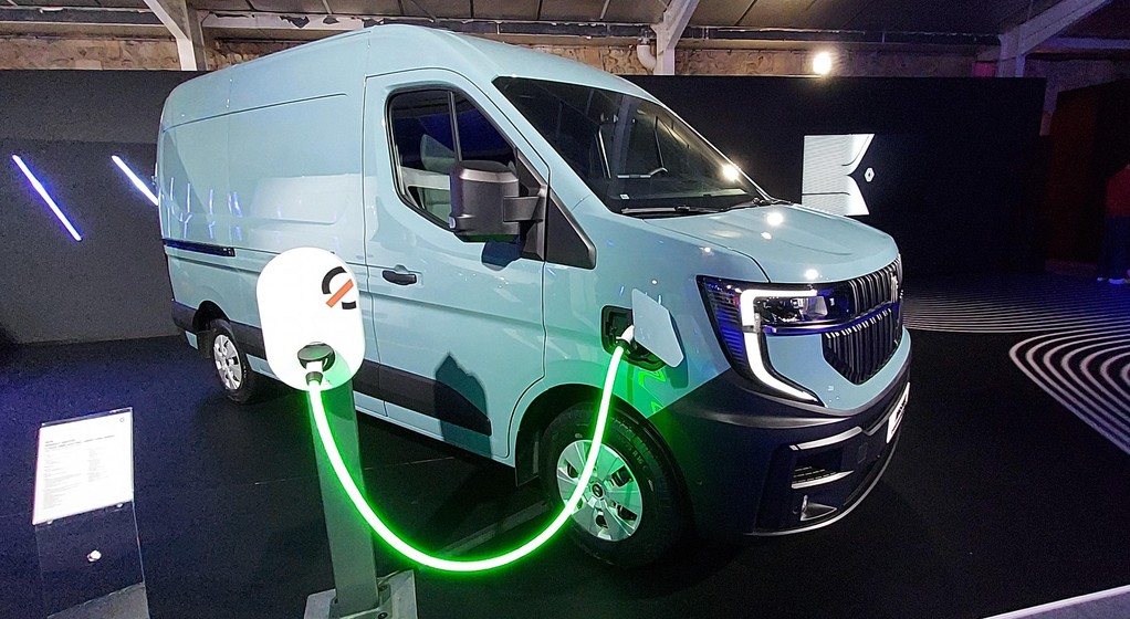 Renault Master elejkryczny