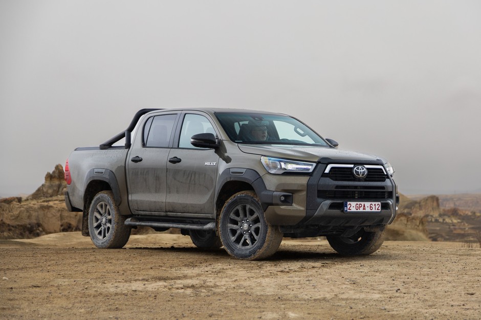 Toyota Hilux MHEV
