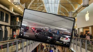 Świąteczny chaos w centrum handlowym. Kierowcy utknęli na piętrowym parkingu na kilka godzin [WIDEO]