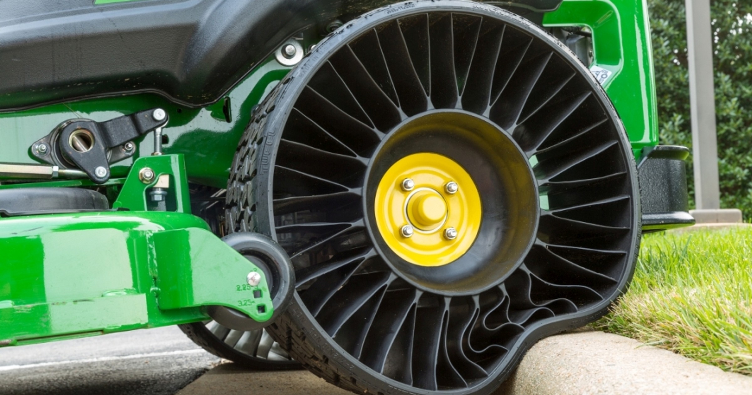 MICHELIN X TWEEL TURF