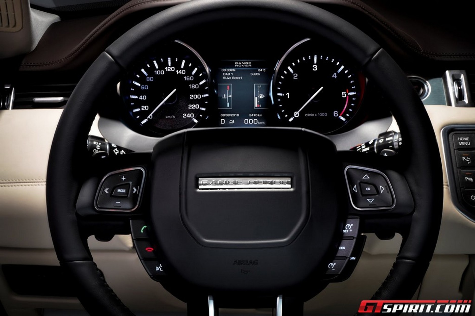 Kurtyna w górę: oto Evoque!