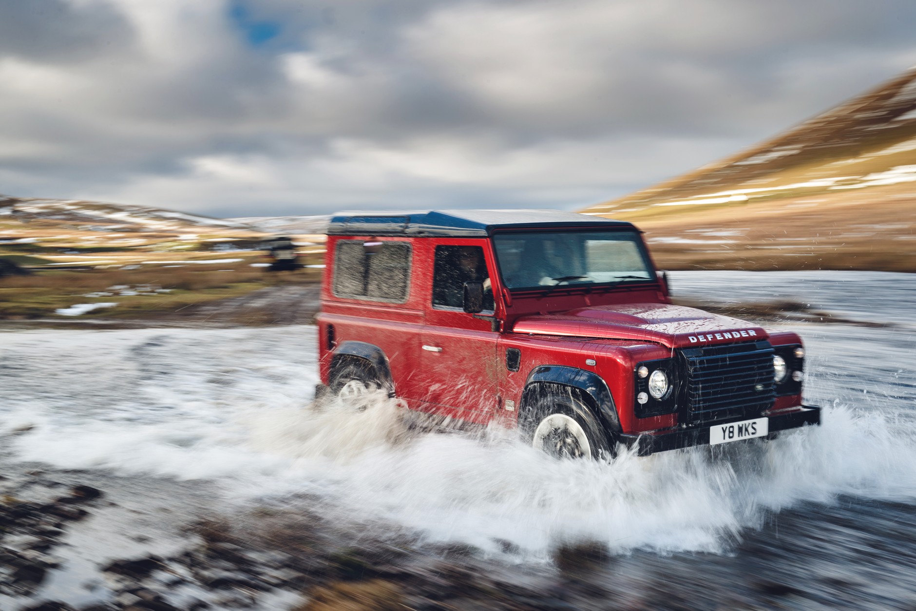 Land Rover Defender Works V8