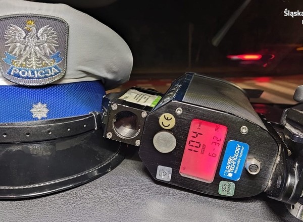 19-latek przekroczył prędkość. Policjanci zabrali mu prawo jazdy