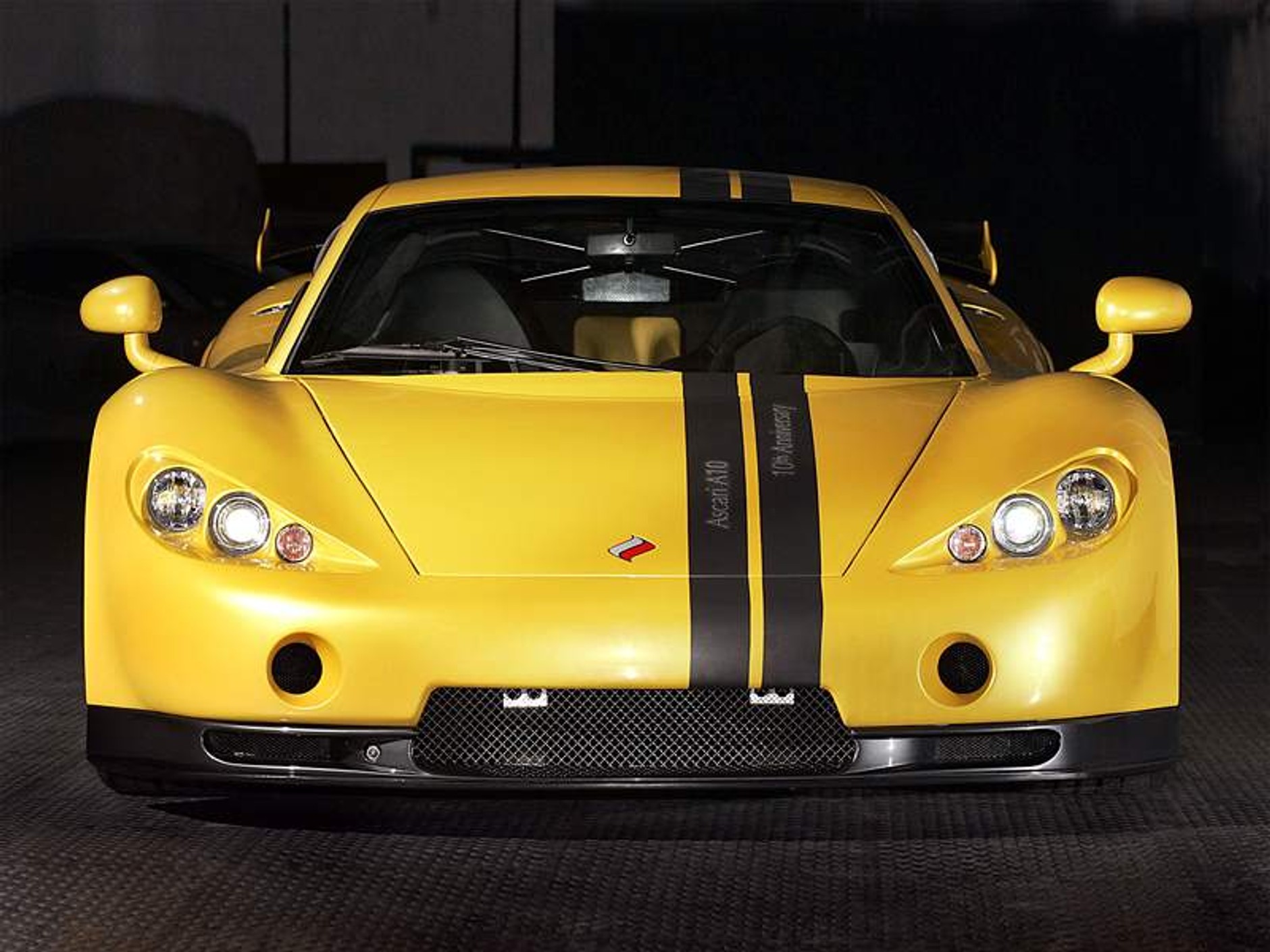 Ascari A10: brytyjska odpowiedź na Enzo FXX