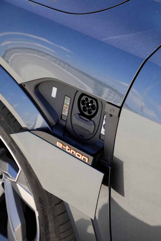 Audi e-tron S (2021)