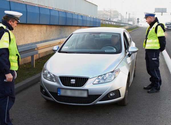 Akcja policji już trwa. 15 listopada okazja na darmową kontrolę świateł