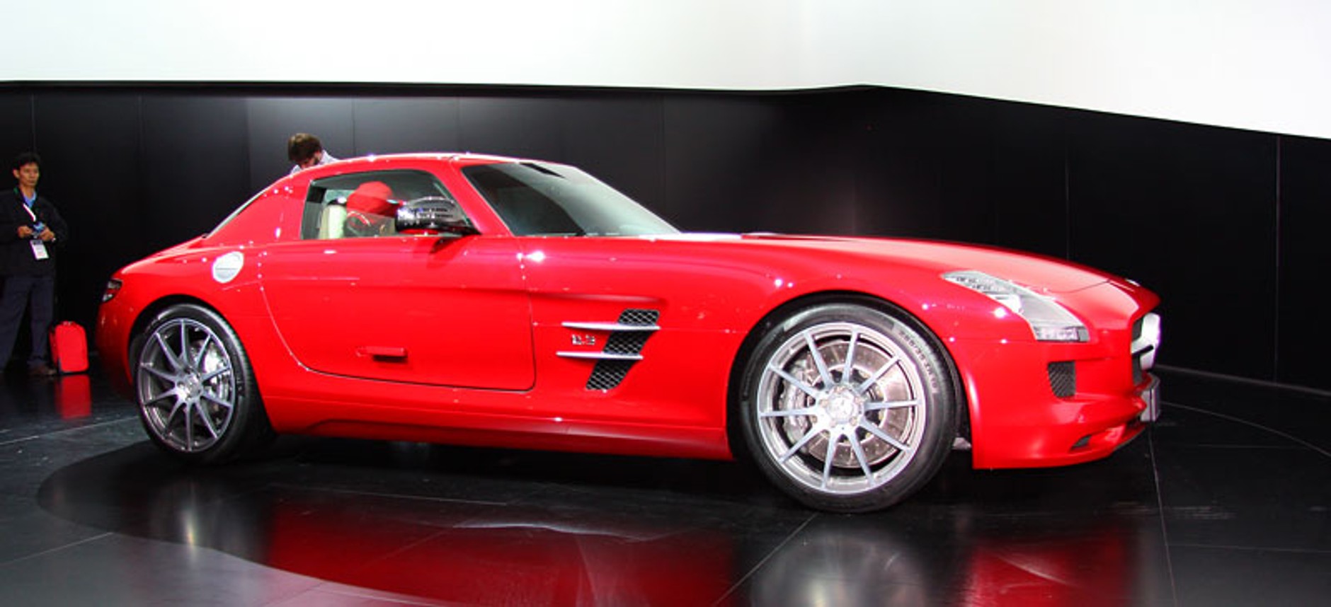 IAA Frankfurt 2009: Mercedes-Benz SLS AMG – Gullwing XXI wieku, pierwsze wrażenia