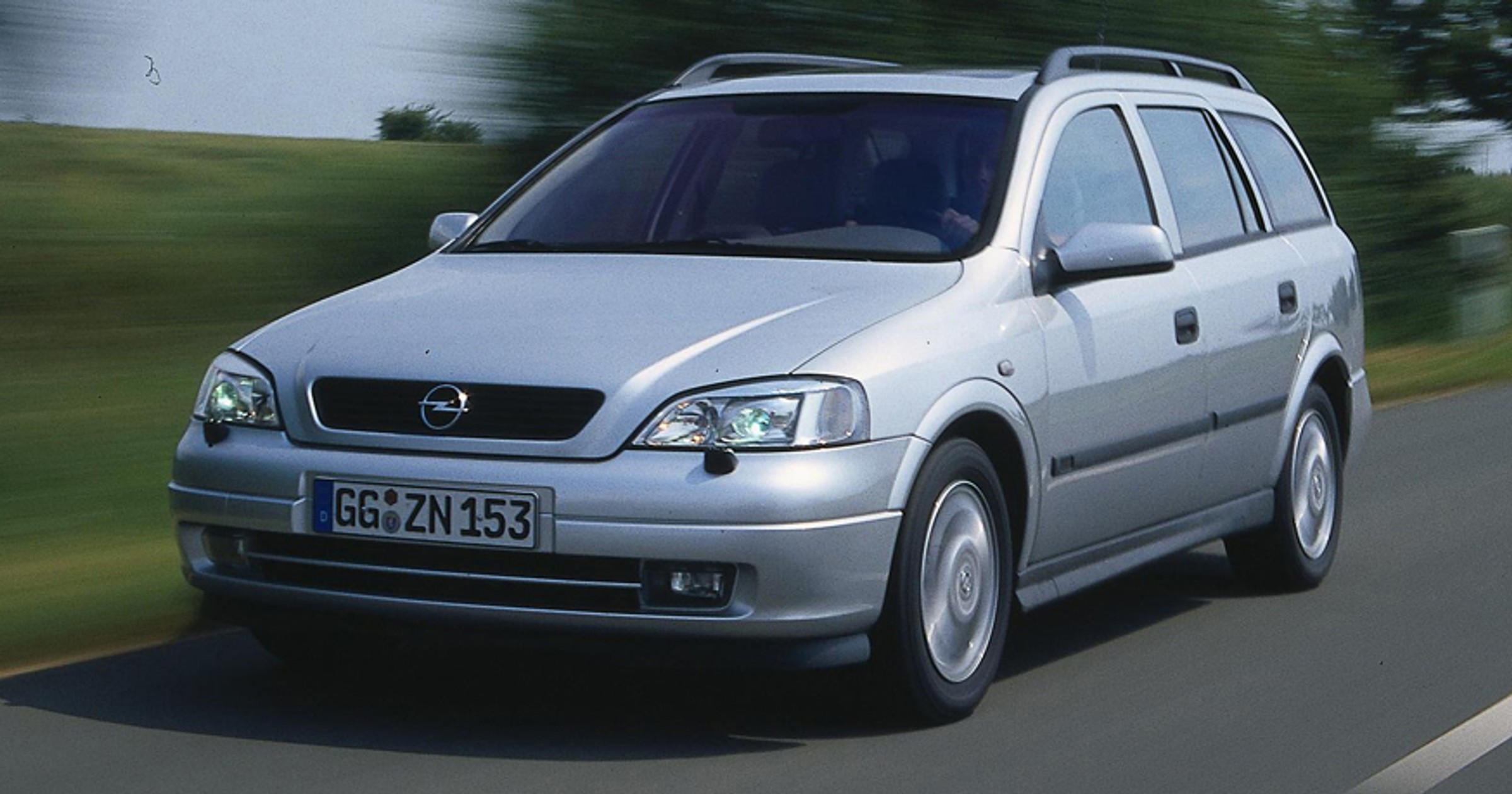 Toyota Corolla kontra Opel Astra II, Skoda Octavia i Peugeot 307 - Które używane kombi okaże się lepsze dla rodziny?