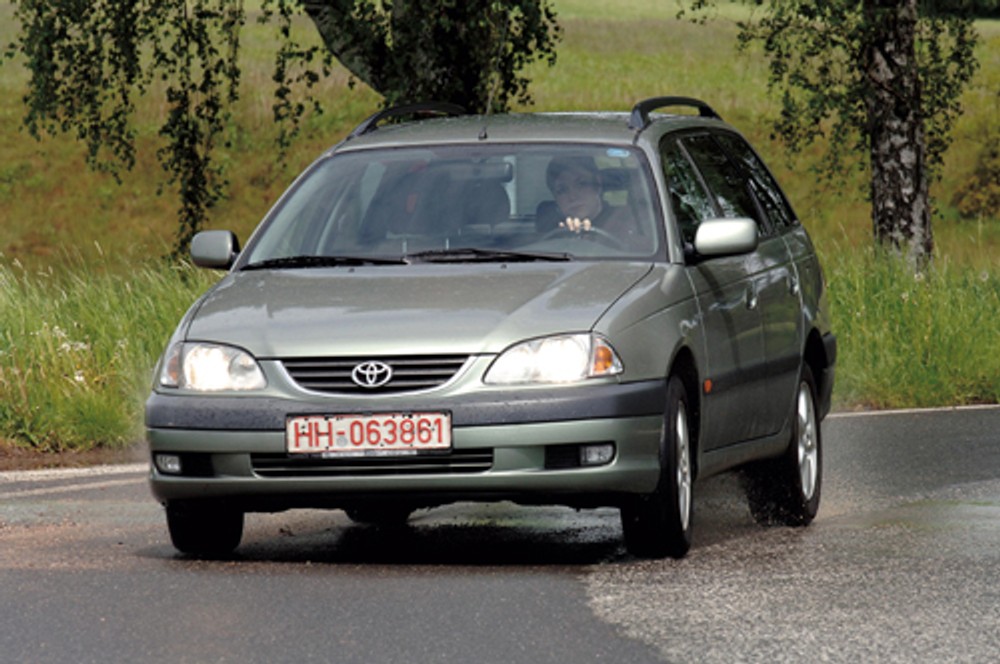Renault Laguna, Toyota Avensis, Volkswagen Passat - Kombinowany egzamin